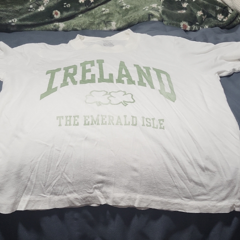 American Eagle Outfitters White Crew Neck Tee
